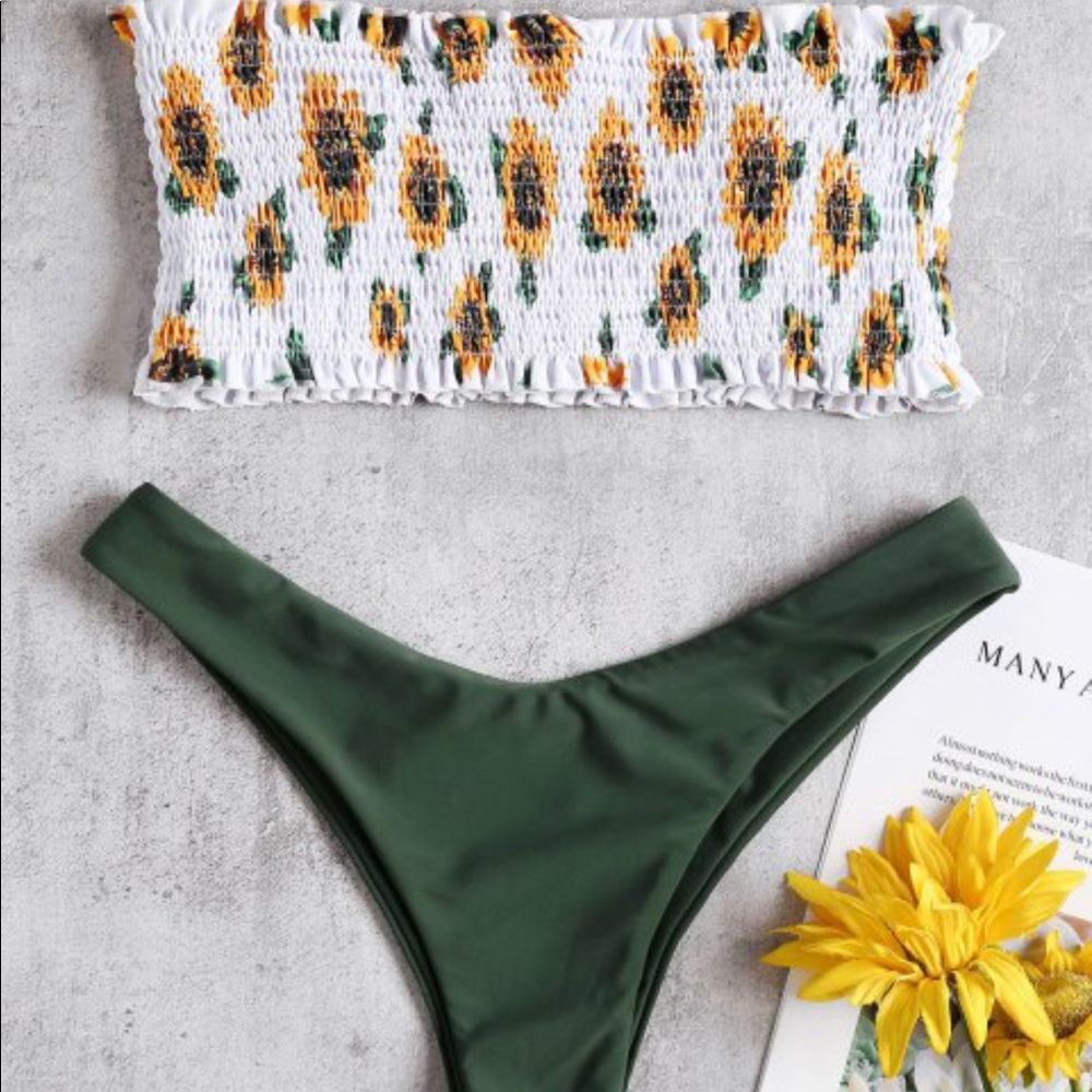 ZAFUL Sunflower bikini with yellow bottoms